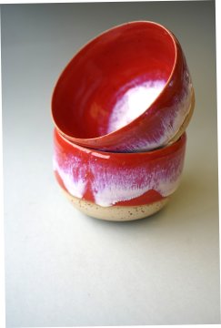 Keramik Cappuccino Becher handgetöpfert - Himbeerrot creme